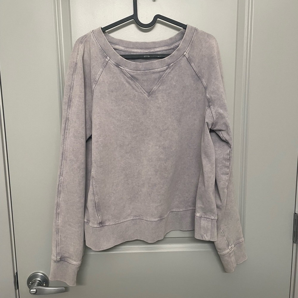 Lululemon crewneck